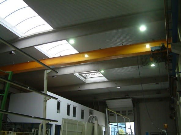 Egy főtartós futódaru futodaru